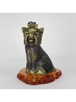 Бронзовая статуэтка на янтаре