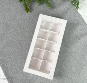 Коробка для 10 конфет с прозрачной крышкой, белая