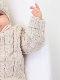 вязаный комбинезон для новорожденных