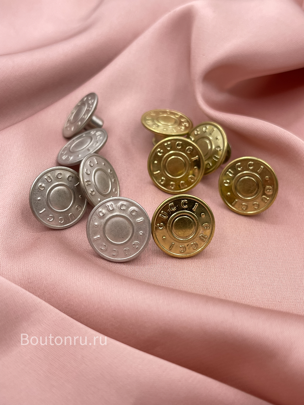 Пуговицы Гучч. установочные золотистые