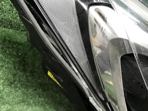 Битая Фара правая Hyundai Santa Fe 3 15-18 Ксенон