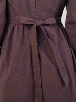 Платье с вырезом-сердечко