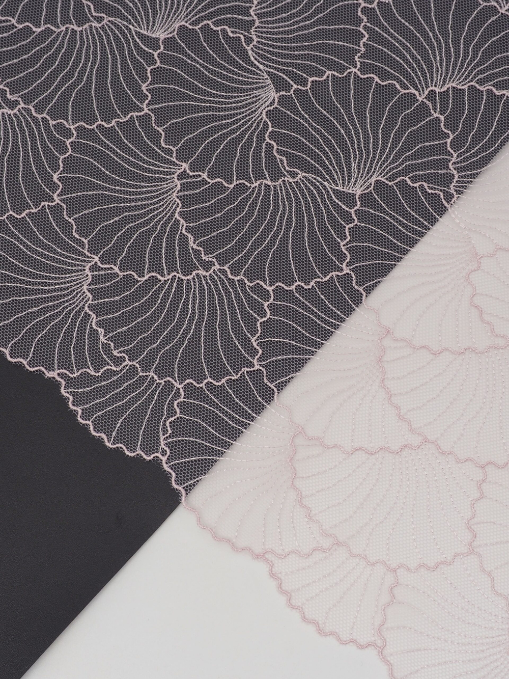 Вышивка на сетке светлая пудра неэластичная ширина 23 см ОТРЕЗ 2 м