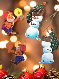 Деревянная игрушка на елку. Художник Владимир Зарубин. Гномик