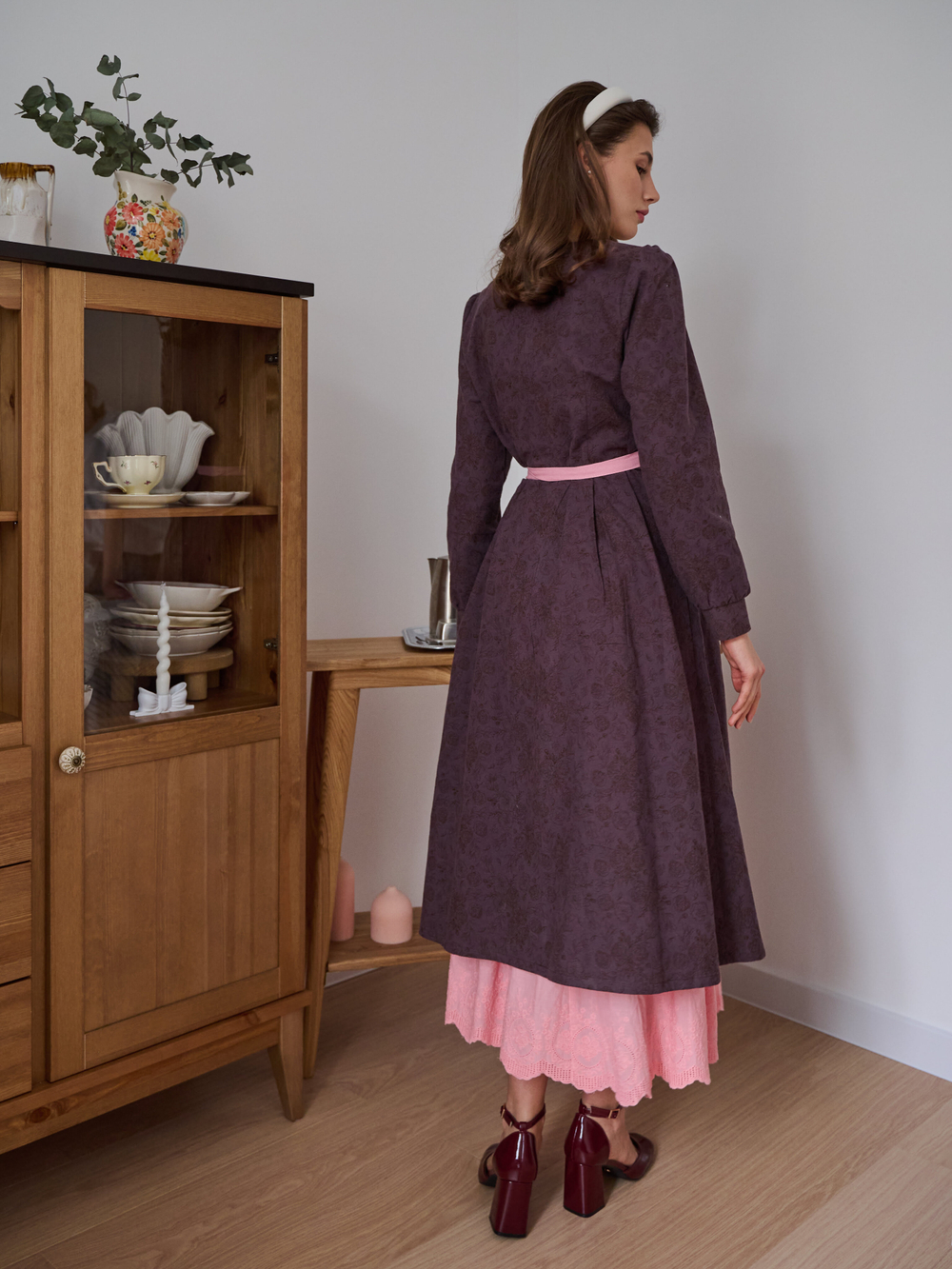 Платье с квадратным вырезом