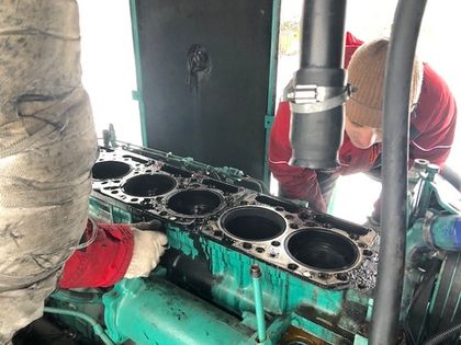 Проводится ремонт генератора