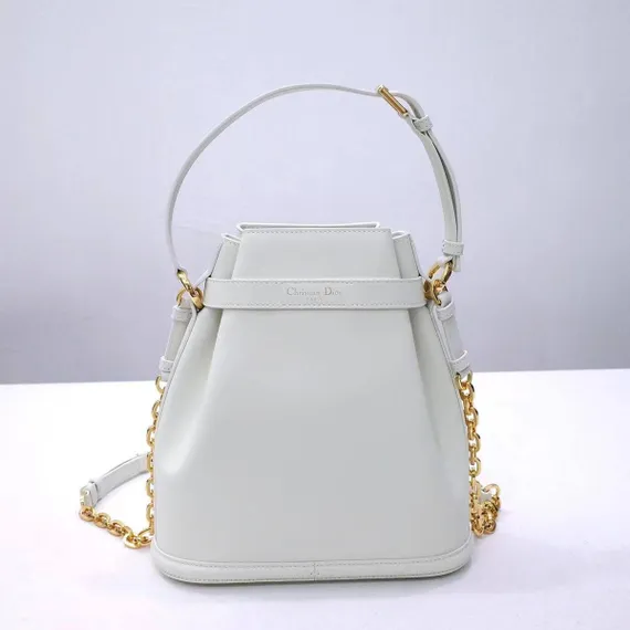 Сумка Dior C'est Dior, модель среднего формата белый