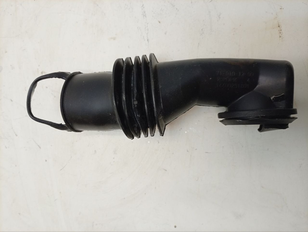 RST703DW кт18 Заливной патрубок для стиральной машины Indesit Ariston 1440029180 б/у