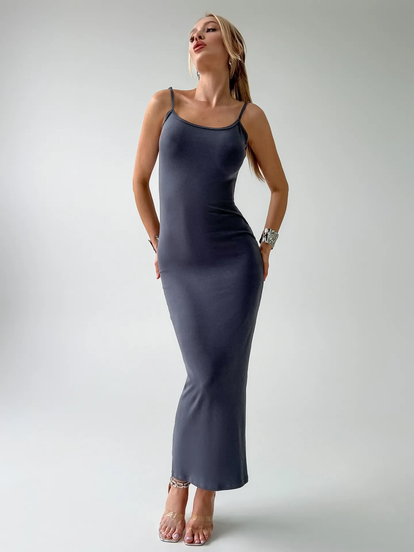 Платье Shopogolik длинное однотонное на тонких лямках с регулировкой