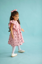 Платье из муслина «Розовый лео» с резинкой для волос в комплекте