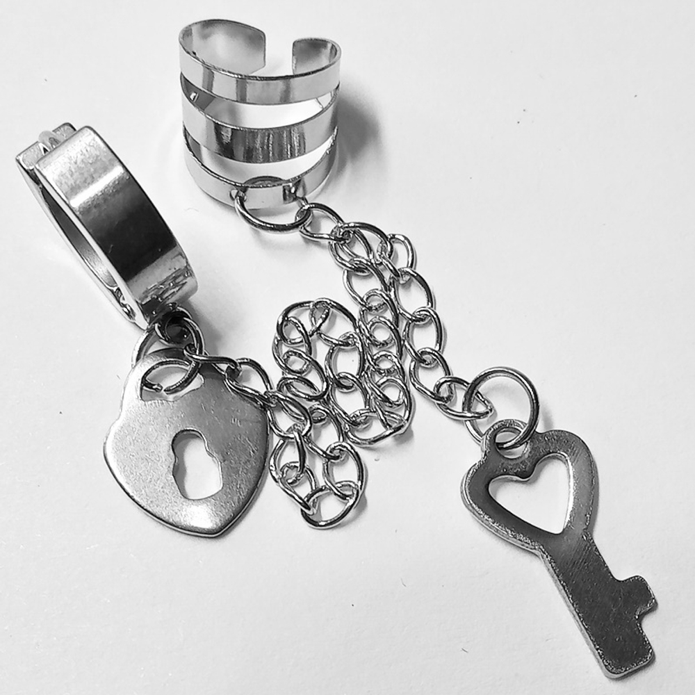 Серьга кольцо с клипсой на цепочке с подвесками "Ключик, замочек" для пирсинга уха. Медицинская сталь. Цена за набор.