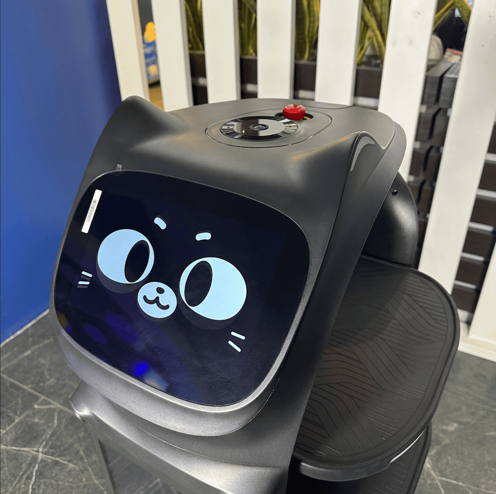 Робот официант PUDU «BellaBot Pro»