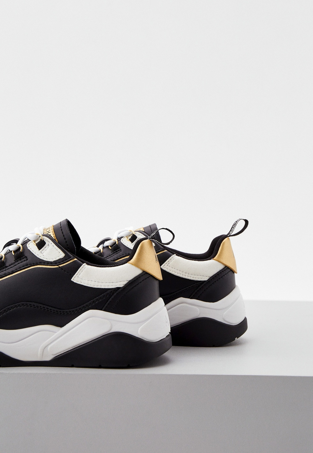 Кроссовки женские ARMANI EXCHANGE CHER