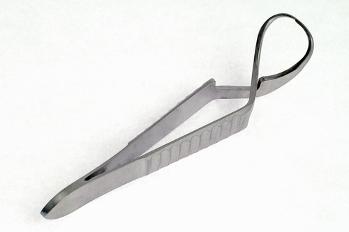 ВР- К-132 # Зажим для прикрепления операционного белья к коже (90 мм) хол.штамп.