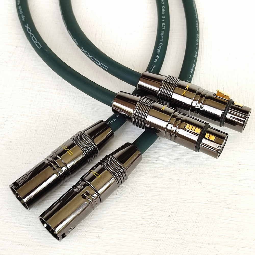 DAXX R386 Балансный 2XLR-2XLR кабель (папа-мама) из бескислородной меди. D=9mm (пара)