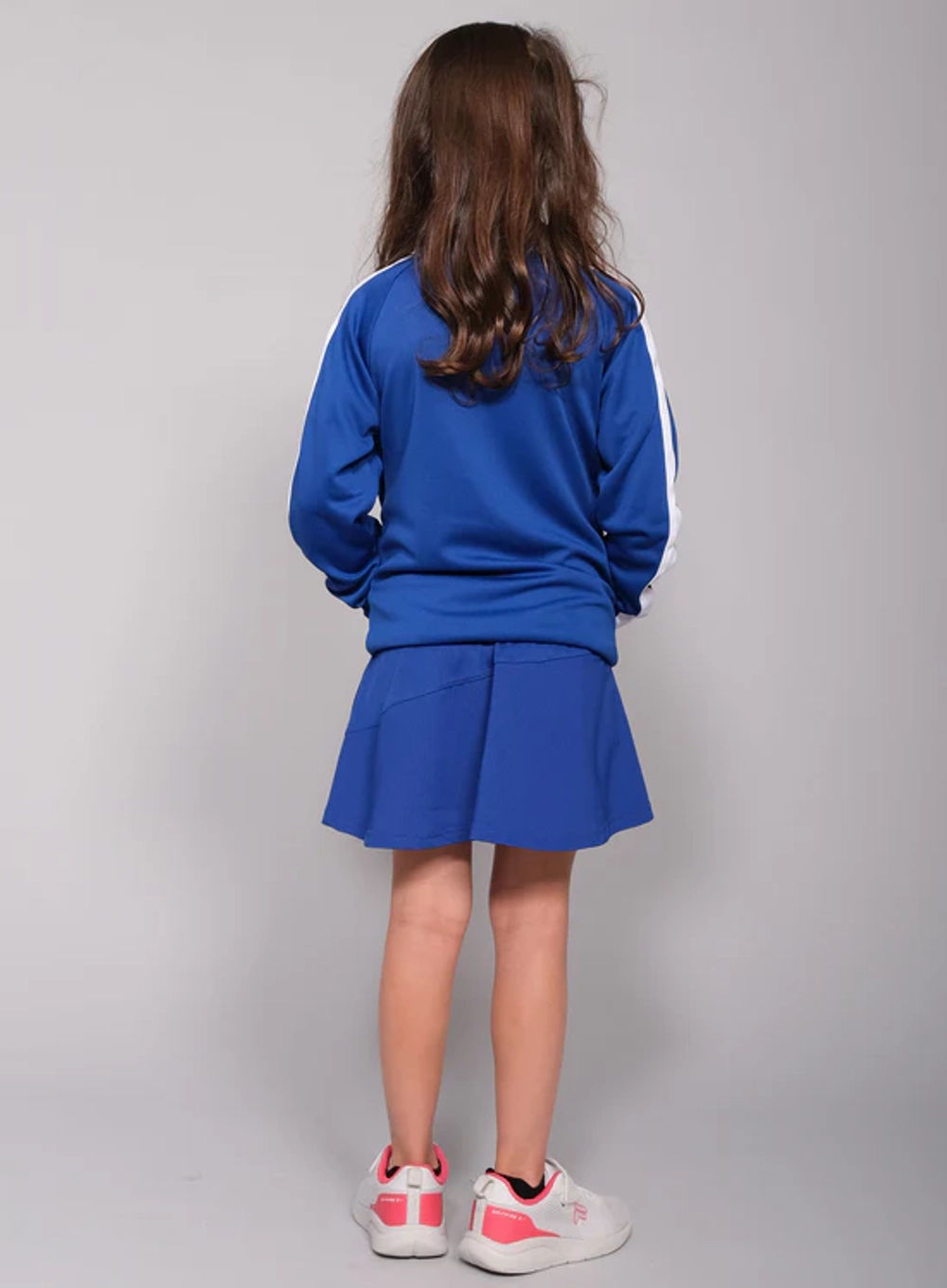 Модель рост 139 см. размер брюк 8-10 см