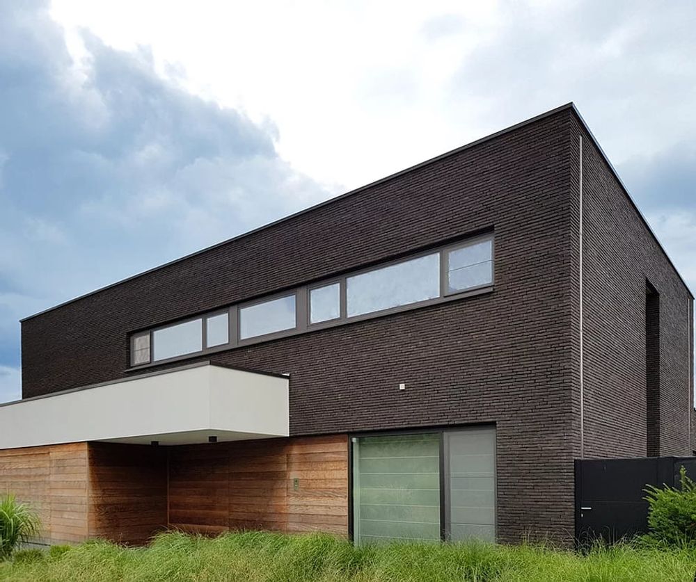 Кирпич ручной формовки облицовочный Nelissen, Manganese Black, WF50, 210x100x50