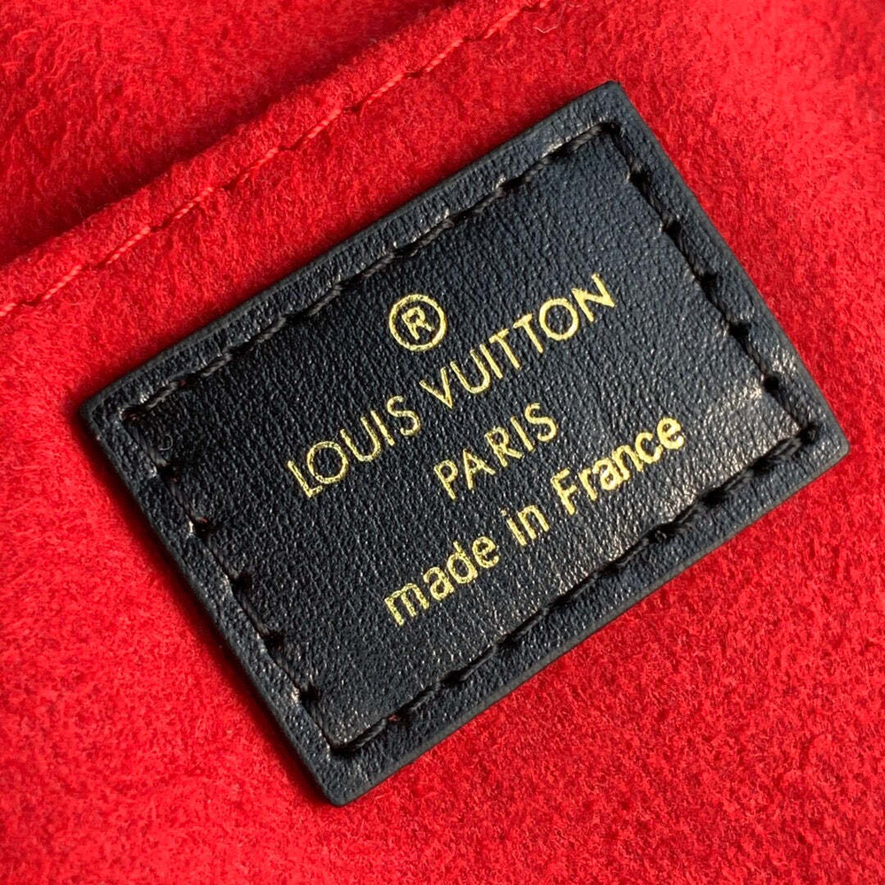 Louis Vuitton Petit Sac Plat