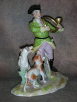 Статуэтка. Фарфор. Охотник с горном и с собаками. Carl Thieme. Германия