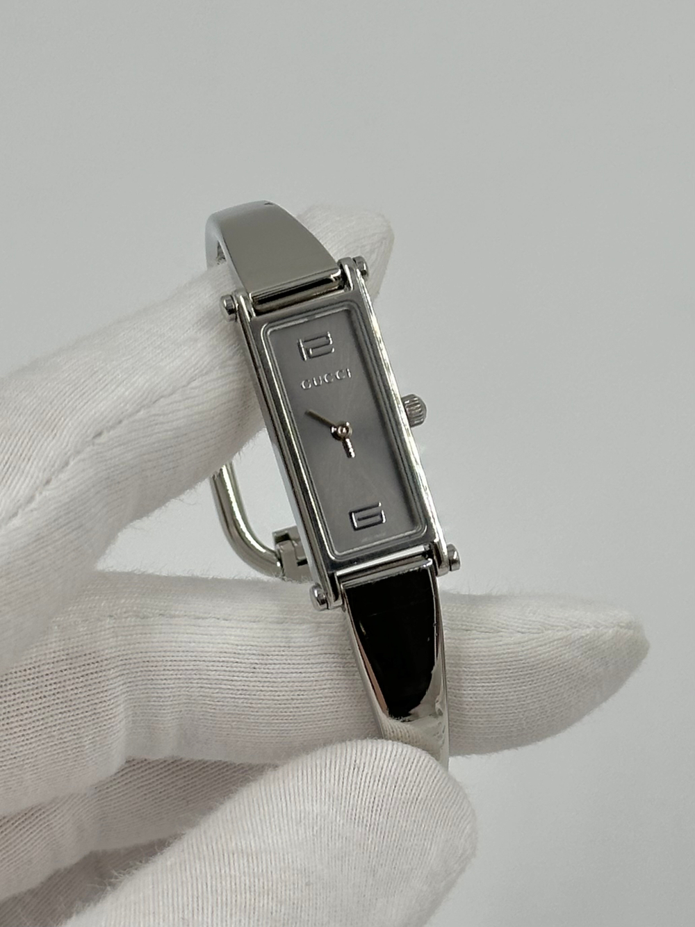 Часы GUCCI 1500 L