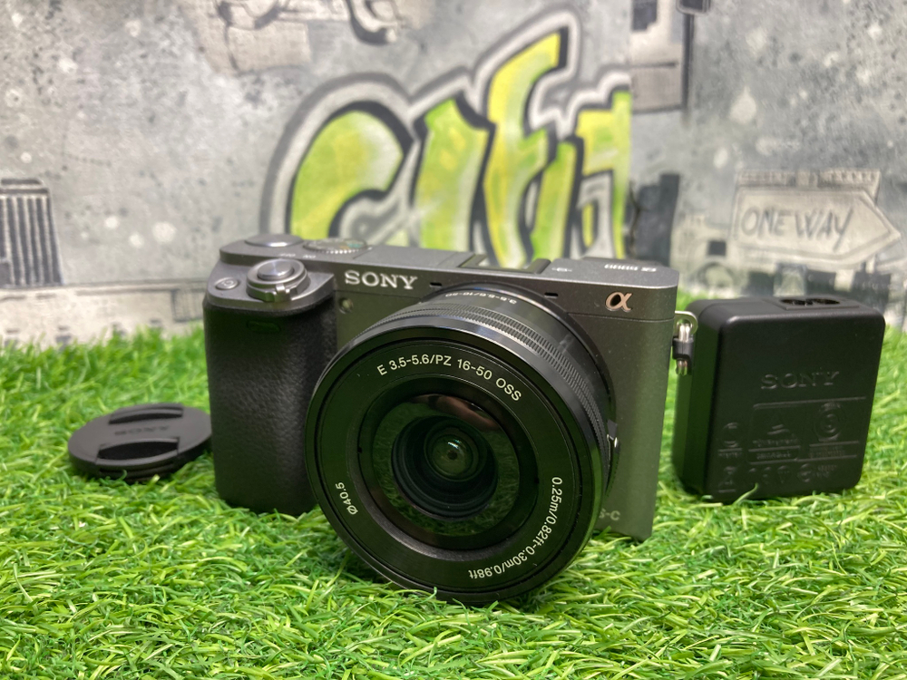 Sony A6000 kit 16-50mm Silver 1000 кадров