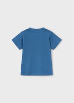 две футболки с шортами