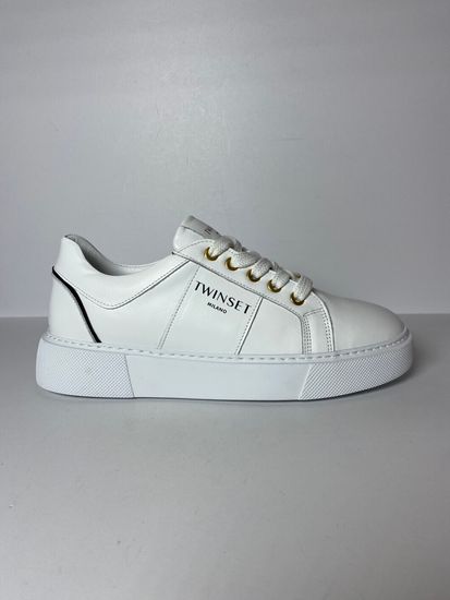 Кроссовки женские