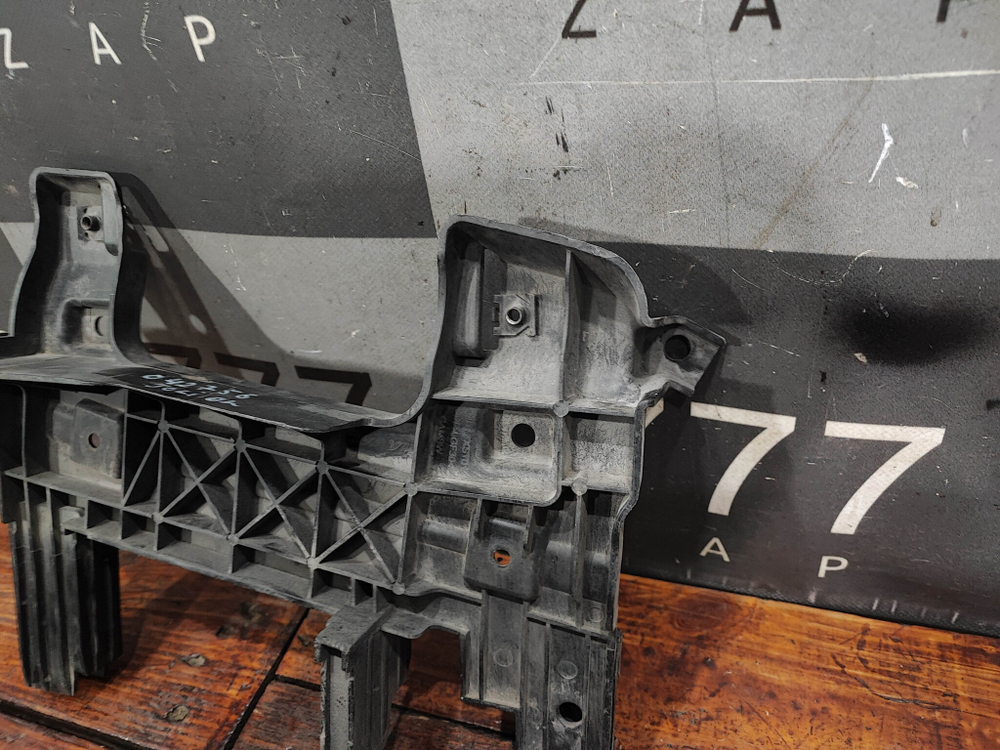 Кронштейн решетки радиатора левый Haval Jolion 21-нв Б/У Оригинал 5509117XST01A