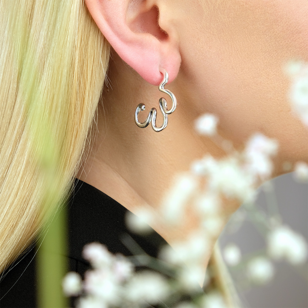 "Тинка" серьги в серебряном покрытии из коллекции "Этюд" от Jenavi с замком пусеты