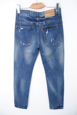 Джинсы с рваным эффектом 44 размер