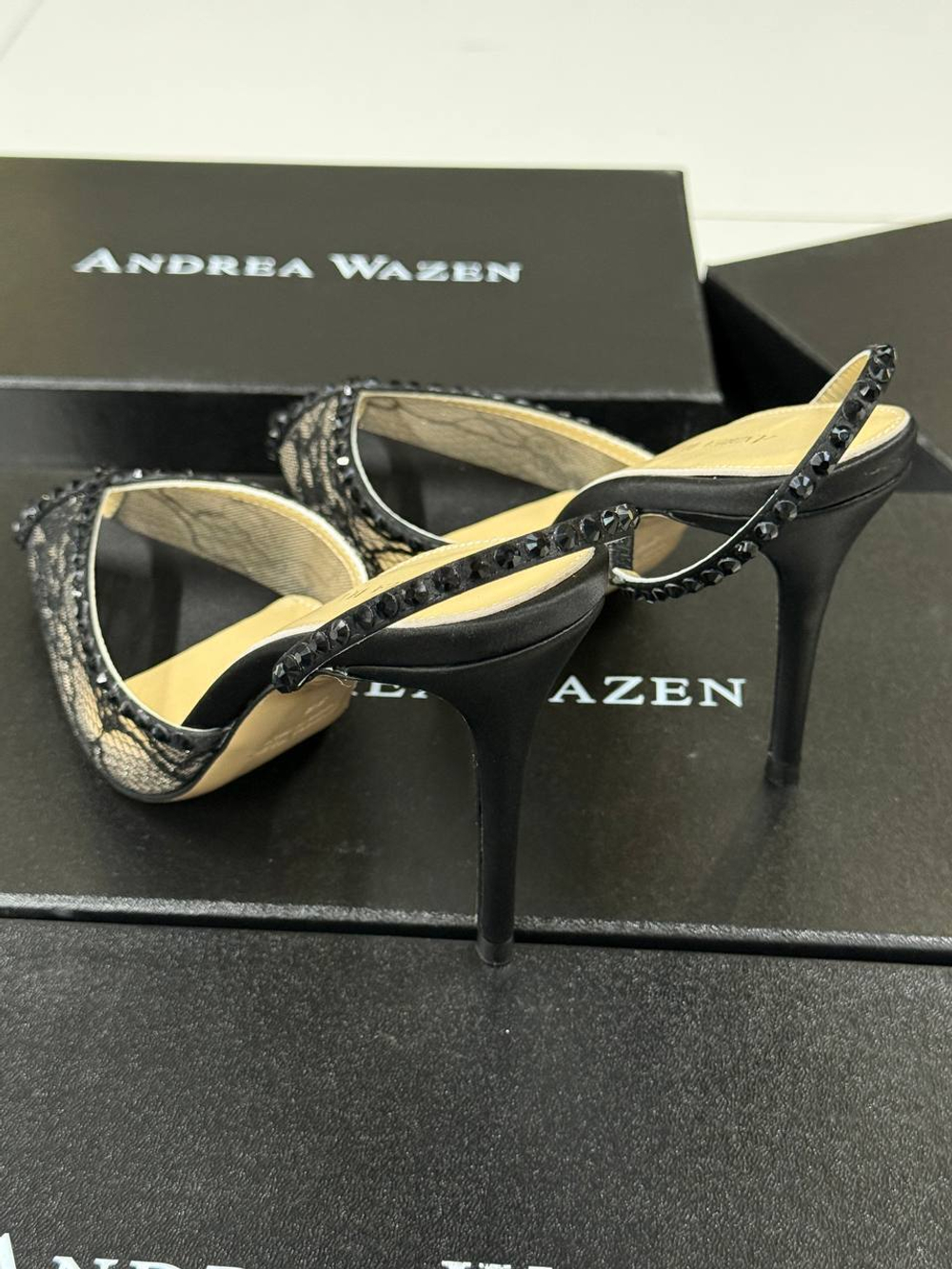 Босоножки Andrea Wazen
