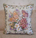 Декоративный гобеленовый чехол Пестрые бабочки 47х47