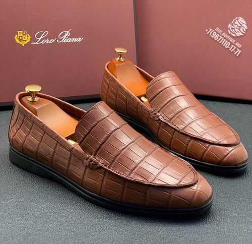 Лоферы Loro Piana из кожи крокодила