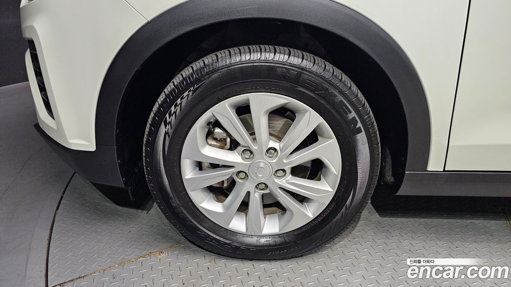 KG Mobility (Ssangyong) Very New Tivoli Бензин 1.5 2WD (05.2020)