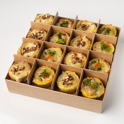 Бокс кишей семга-брокколи и груша-горгонзола