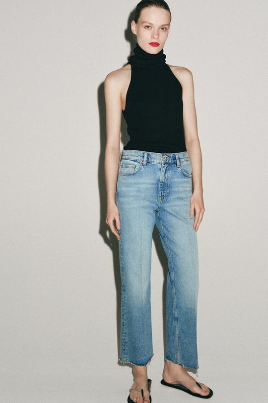ZARA УКОРОЧЕННЫЕ ДЖИНСЫ-КЛЕШ СО СРЕДНЕЙ ПОСАДКОЙ — ZW COLLECTION, ЛИНЯЛЫЙ СИНИЙ