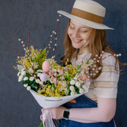 161. Весенний пасхальный букет с мимозой и веточками вербы