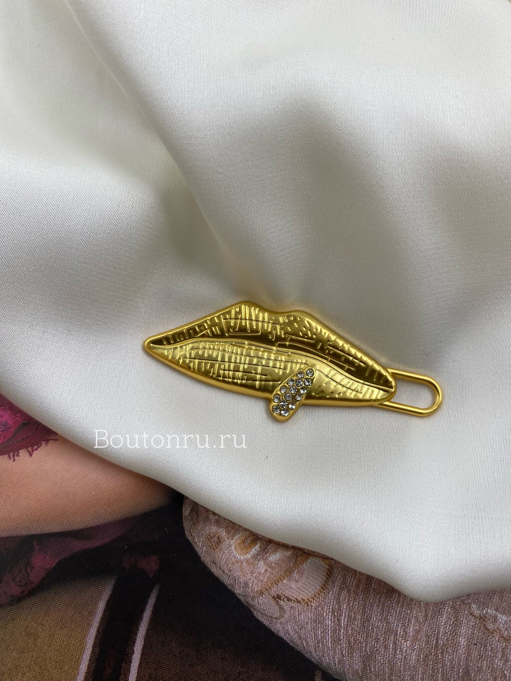 Пуллер для молнии / подвеска "Губы" золотистый Скиап.