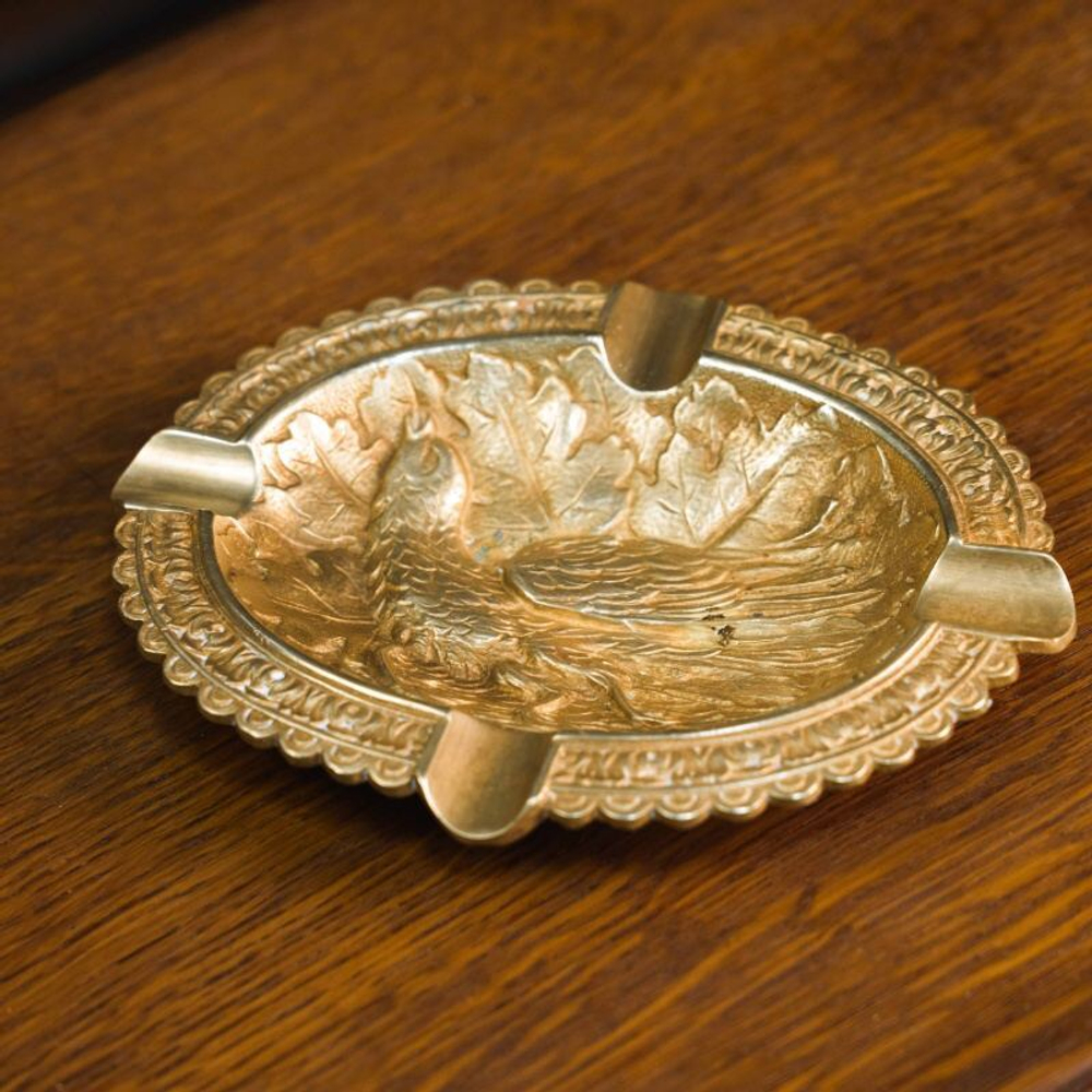 Винтажная латунная пепельница овальной формы