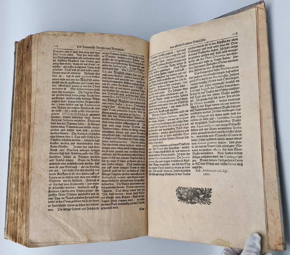 "Museum museorum, oder Vollstandige Schau-Buhne aller Materialien und Specereyen [...] aus andern Material-Kunst und Naturalien Kammern Oost und West-Indischen Reisbeschreibungen". D. Michael Bernhard Valentini. 1714 г.