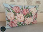 Декоративная гобеленовая наволочка для интерьерной подушки Тюльпаны ЮП 68х47