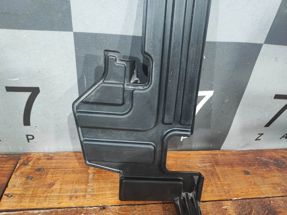 Воздуховод радиатора правый Suzuki Grand Vitara 2 (JT) 05-15 Б/У Оригинал 7243654P1R