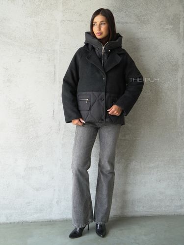 Черная комбинированная куртка с манишкой