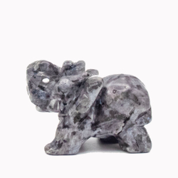 Слон ларвикит(лунный камень) 107.7