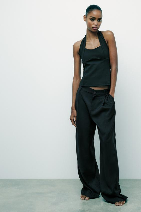 ZARA ЭЛАСТИЧНЫЙ ТОП С ГОРЛОВИНОЙ ХАЛТЕР И СБОРКОЙ, ЧЕРНЫЙ