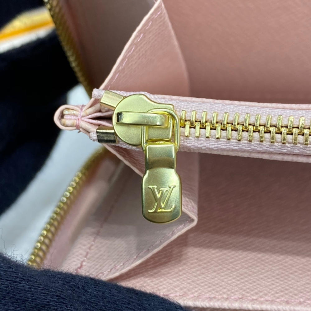 Louis Vuitton Zippy Wallet