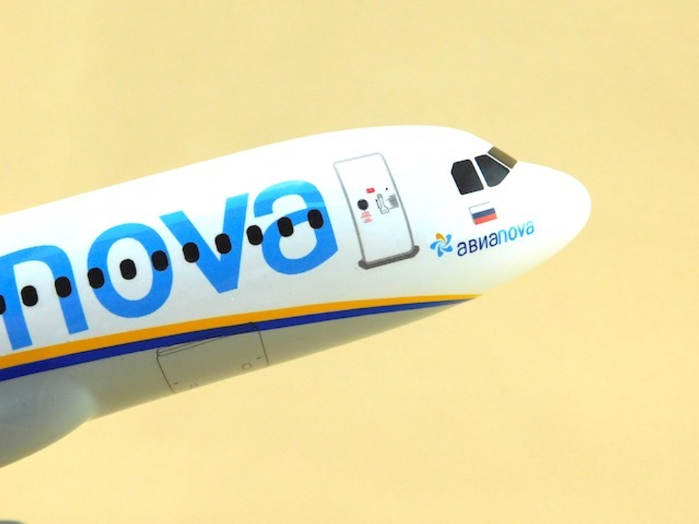 Модель самолета Airbus A320 (М1:100, Авианова)