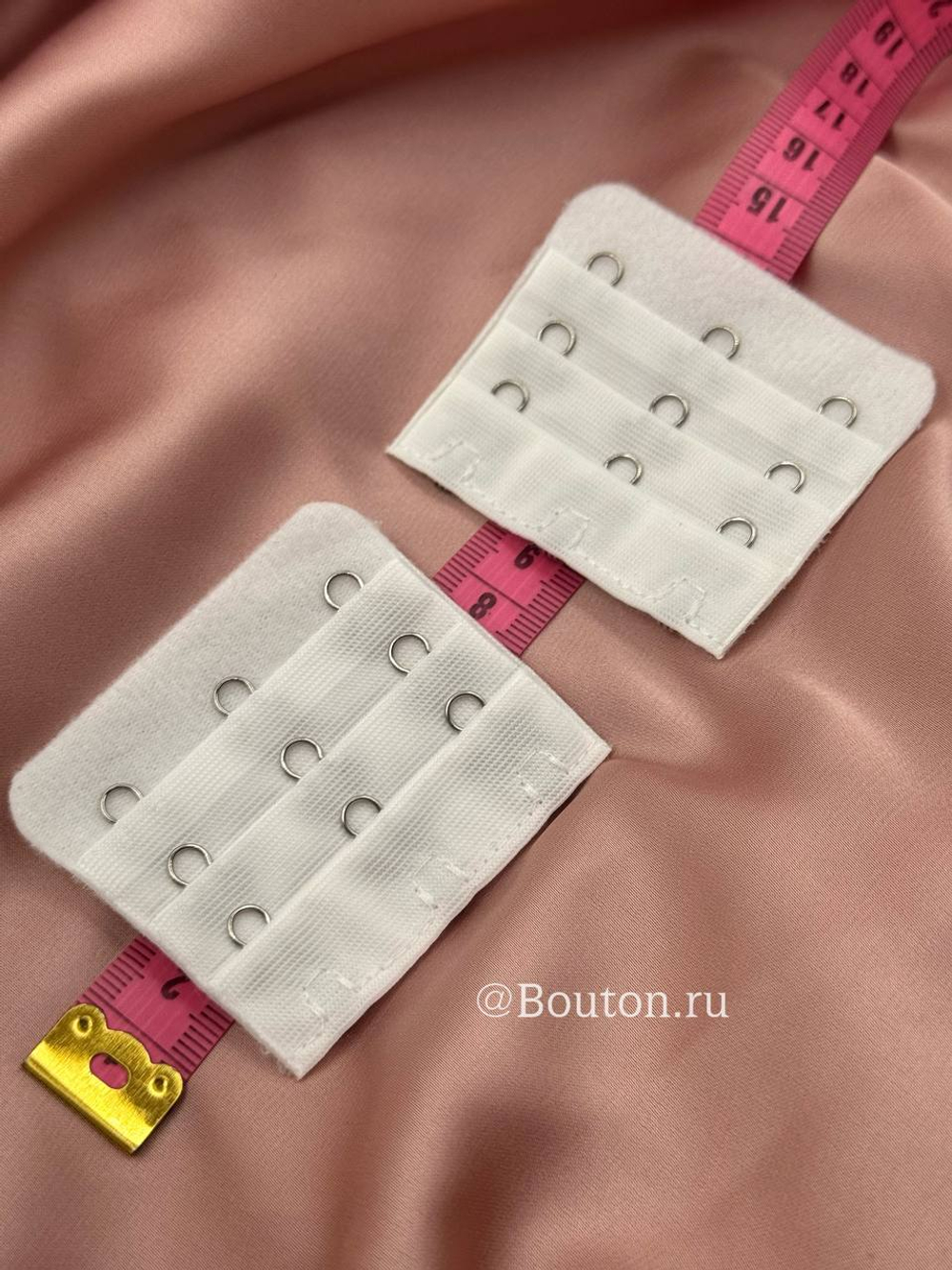 Расширитель  для бюстгальтера белый 3 ряда 9 петель 3 крючка 5х5,5 см