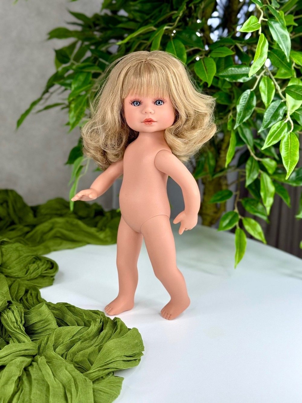 Кукла для девочки виниловая 34см Хави без одежды (022359W)