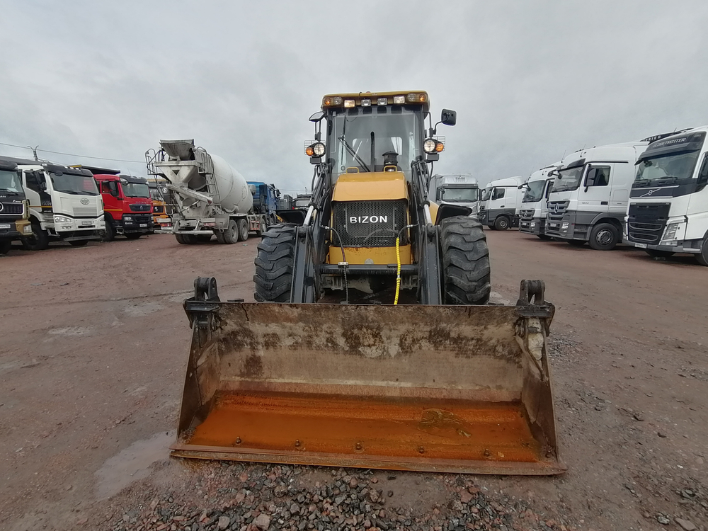 BIZON 888 Экскаватор-погрузчик 888 (Дизельный, 4,4 л, 102 л.с., АТ)
